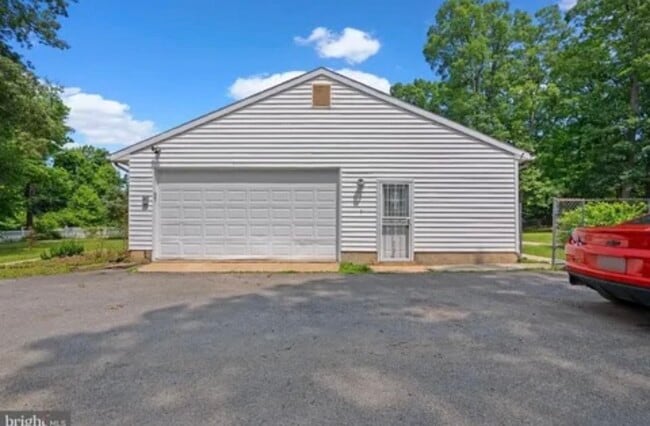 Building Photo - 6715 McKeldin Dr
