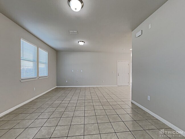 Foto del edificio - 5343 Marsh Ln
