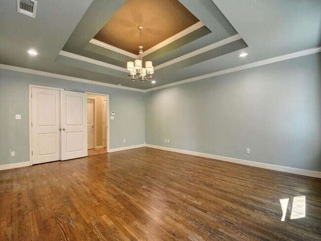 Foto del edificio - Avenue H Home For Rent!