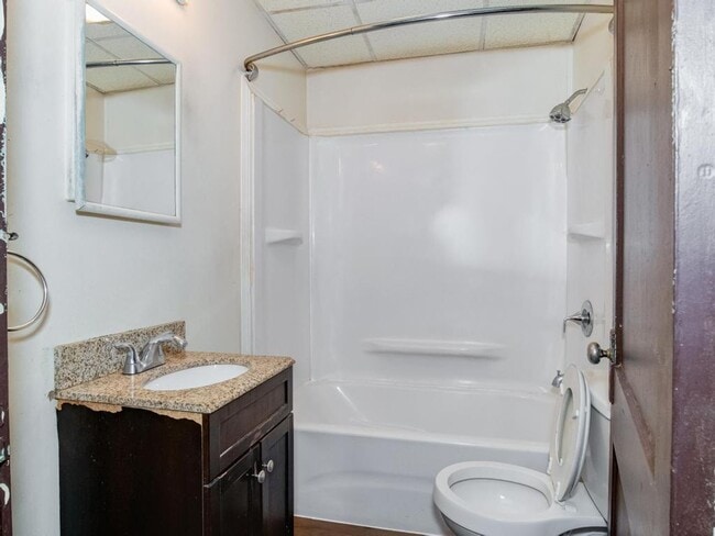 Photo - 1418 Lenz Ave Apartment