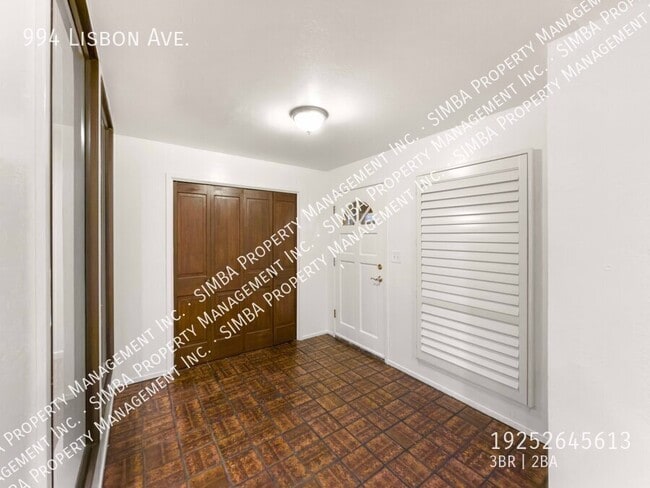 Building Photo - 994 Lisbon Ave