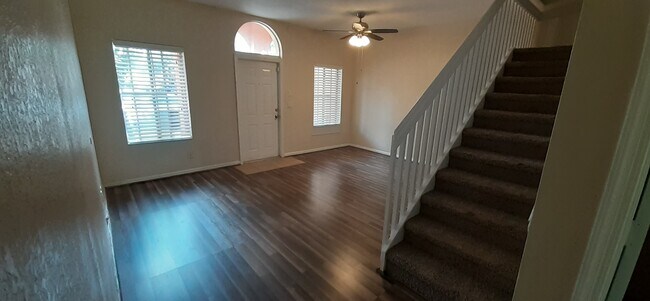 Building Photo - 202 S Santa Catalina Cir