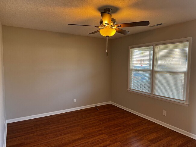 Foto del edificio - 3 Bedroom 1 Bath in Hope Mills