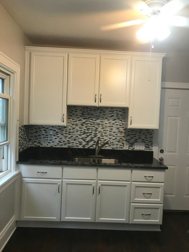 Updated kitchen/appliances - 5719 Franklin Blvd