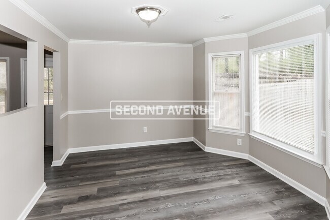 Foto del edificio - 142 Crown Forest DR