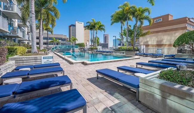 Foto del edificio - 777 N Ashley Dr