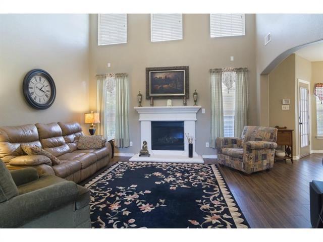 Foto del edificio - 213 Longview Ct