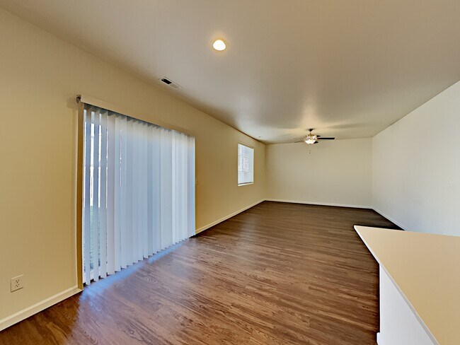 Foto del edificio - 1951 NW 22nd Street