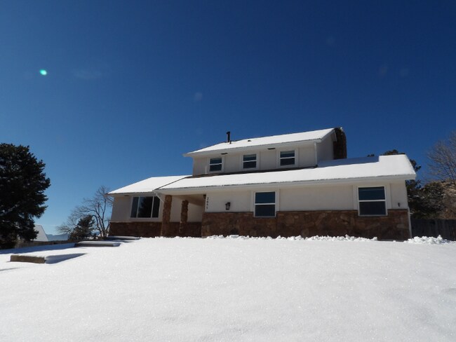 Building Photo - 2455 Stoneridge Dr
