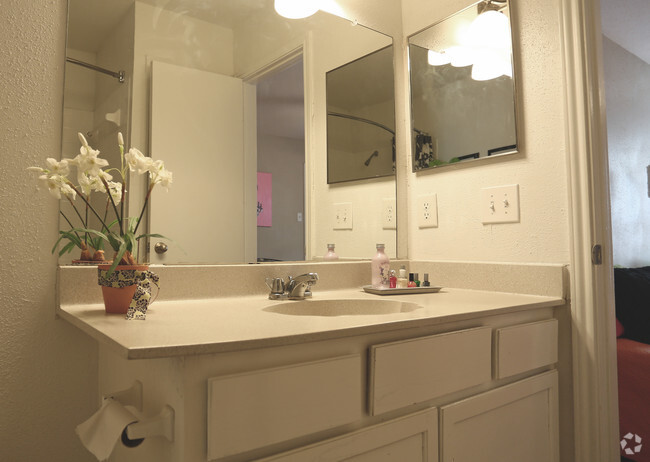 Bathroom - Bridgewater Apartments