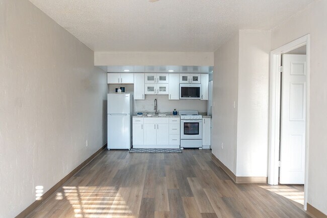 Building Photo - 2765 W Tharpe St