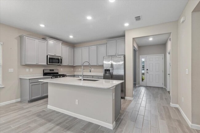 Building Photo - 1719 Amberly Dr