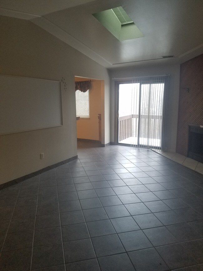 Foto del edificio - 2200 Augusta Blvd