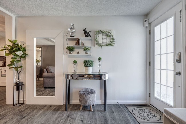 Photo du bâtiment - 48 Vanbuskirk Dr