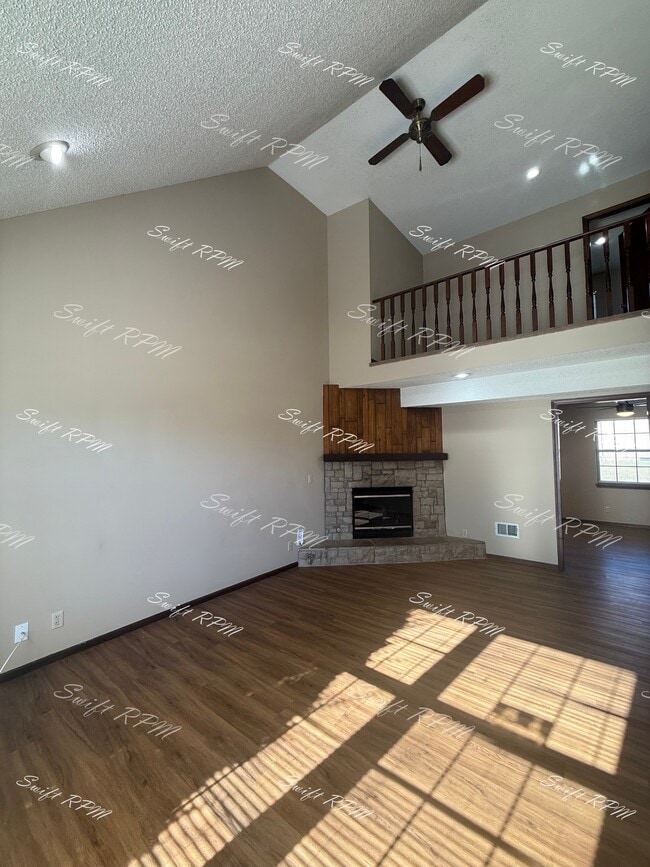 Building Photo - 6704 W 150th St