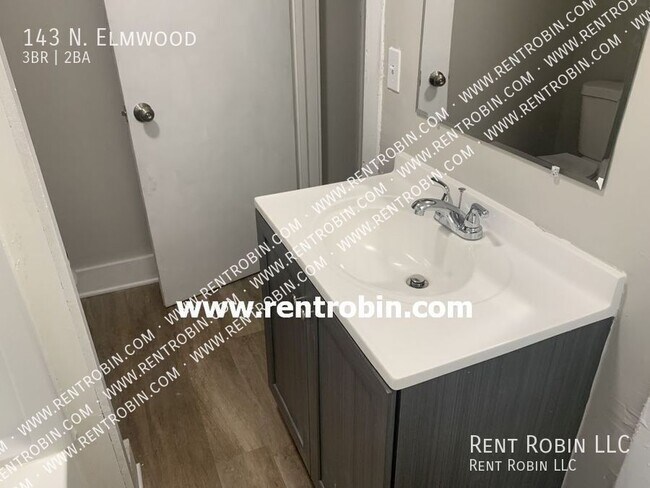 Foto del edificio - 143 N. Elmwood-