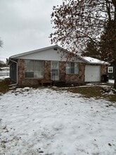 Building Photo - 223 Glenwood Dr