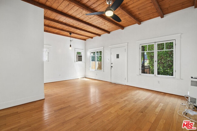 Building Photo - 2515 Elsinore St