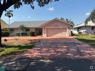 Building Photo - 710 SW 98th Terrace