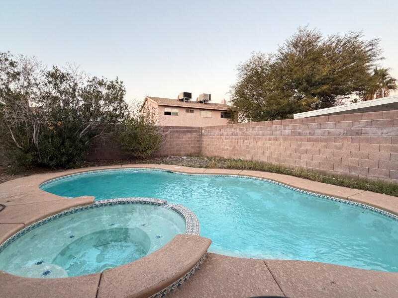 Foto del edificio - 6802 Bonillo Dr