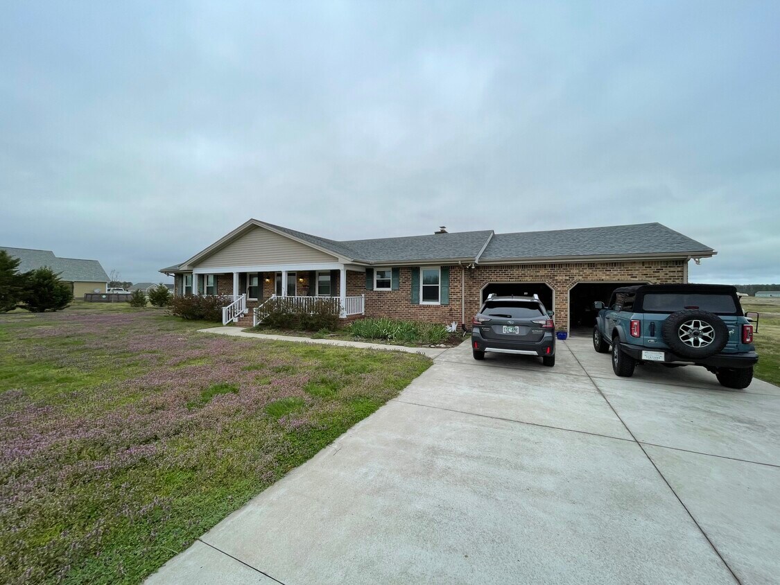Primary Photo - 598 N Trotman Rd