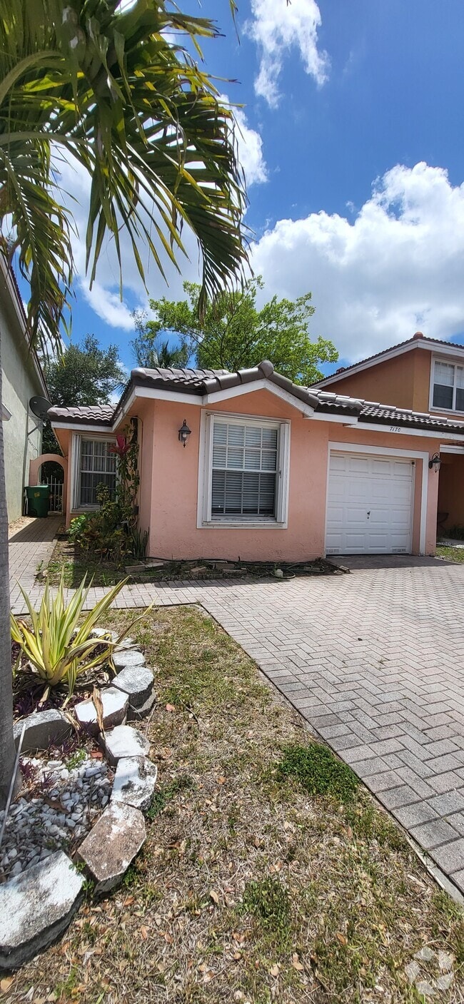Building Photo - 7170 Sienna Ridge Dr