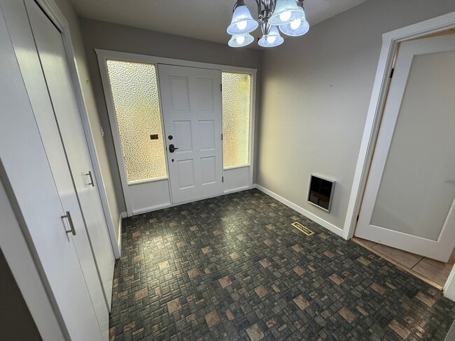 Building Photo - 5826 Bartlett Rd