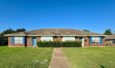 Building Photo - 210 Cathy Dr