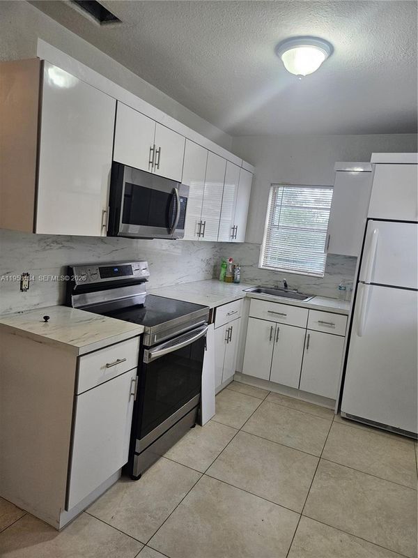 Foto del edificio - 2952 NW 5th Ave