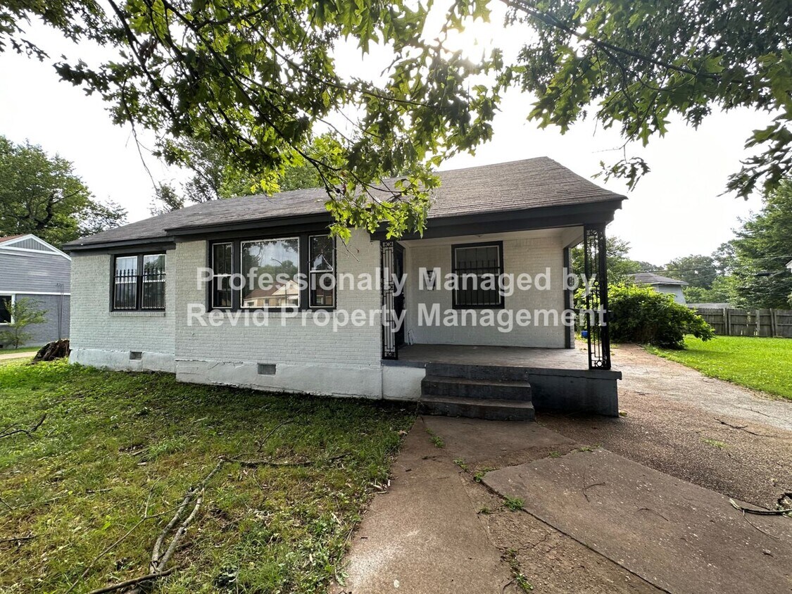 Primary Photo - Section 8 Accepted!!