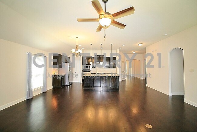 Building Photo - Stunning 4/2/2 in Kensington Park For Rent!