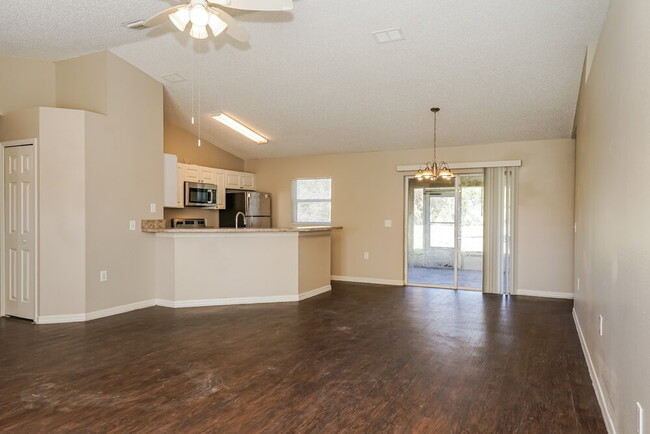 Foto del edificio - 3164 Covington Dr N