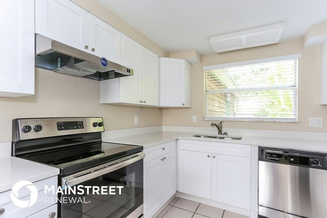 Foto del edificio - 14623 Sunset Dr