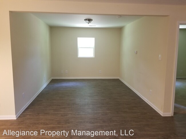 Building Photo - 2 br, 1 bath House - 2210 S Landing Rd
