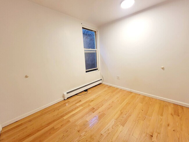 Foto del edificio - 1620-1E14 E 14th St