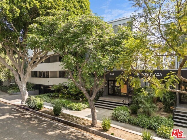 Building Photo - 850 Kings Rd