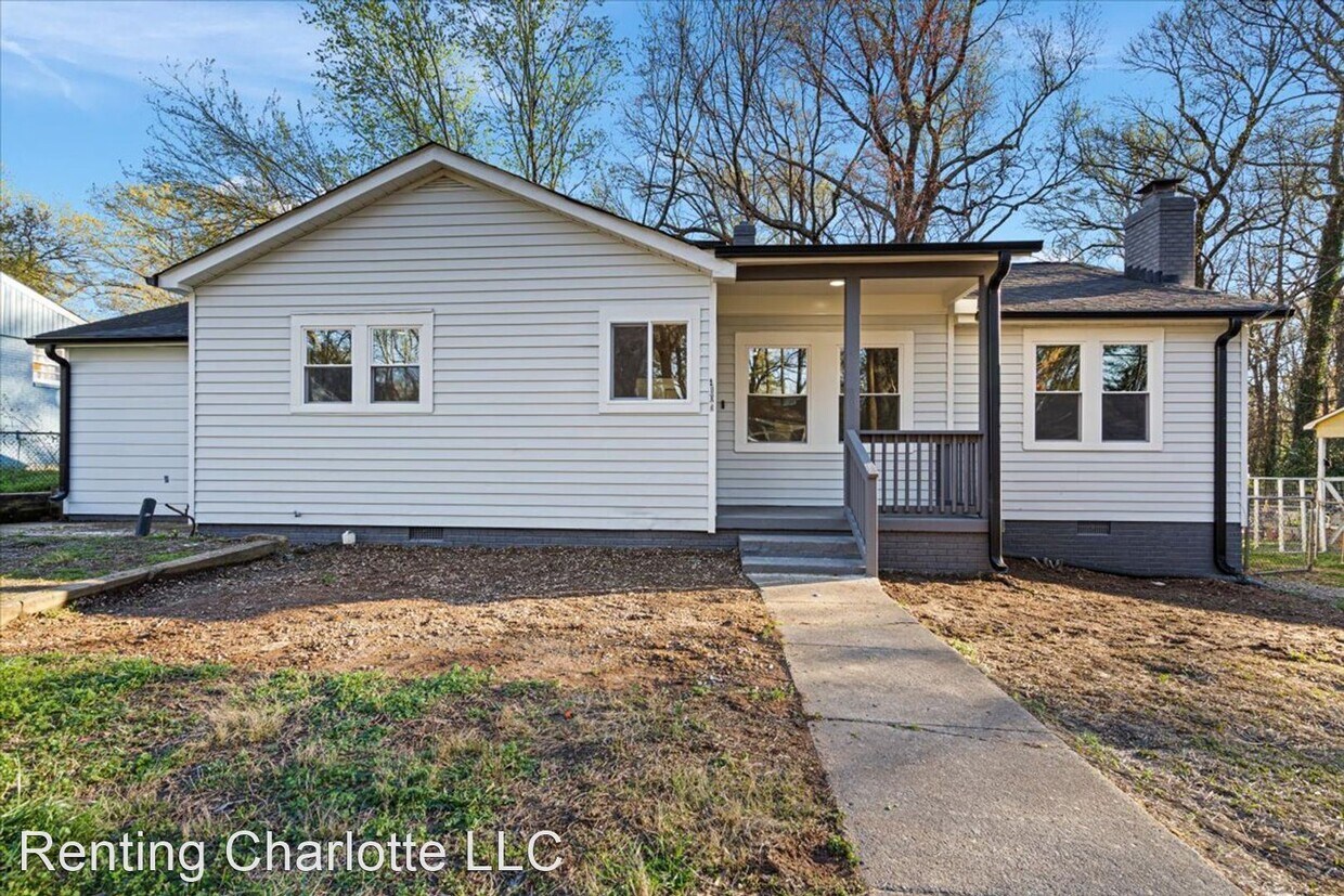 3 br, 2 bath House 4101 Howie Circle House for Rent in Charlotte