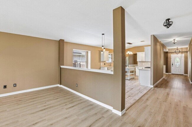 Foto del edificio - 2656 Bradley Ln