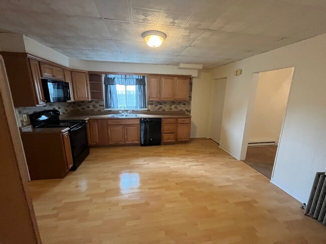 Building Photo - 420 Porter St