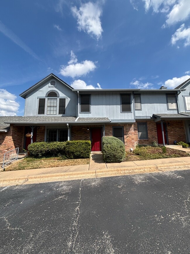 Building Photo - 1411 Gracy Farms Ln