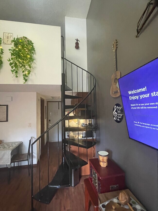 Foto del edificio - 803 W Springfield Ave