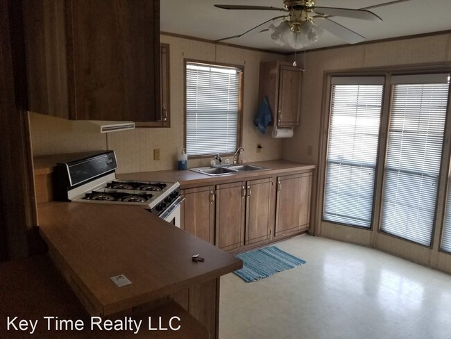 Building Photo - 2 br, 1 bath House - 1652 E. Gran Circulo
