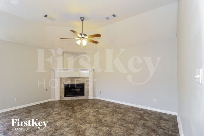 Building Photo - 1535 Far Dr