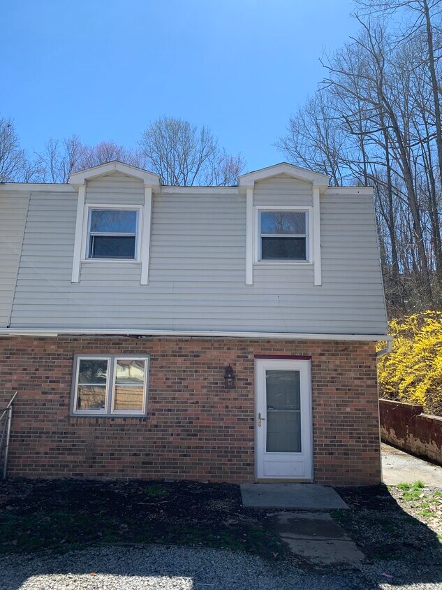 177 Zanza Ln, Princeton, WV 24740 Townhome Rentals in Princeton WV