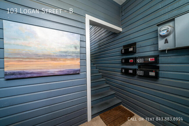 Building Photo - Available 8/1/24 | Location, Location, Loc...