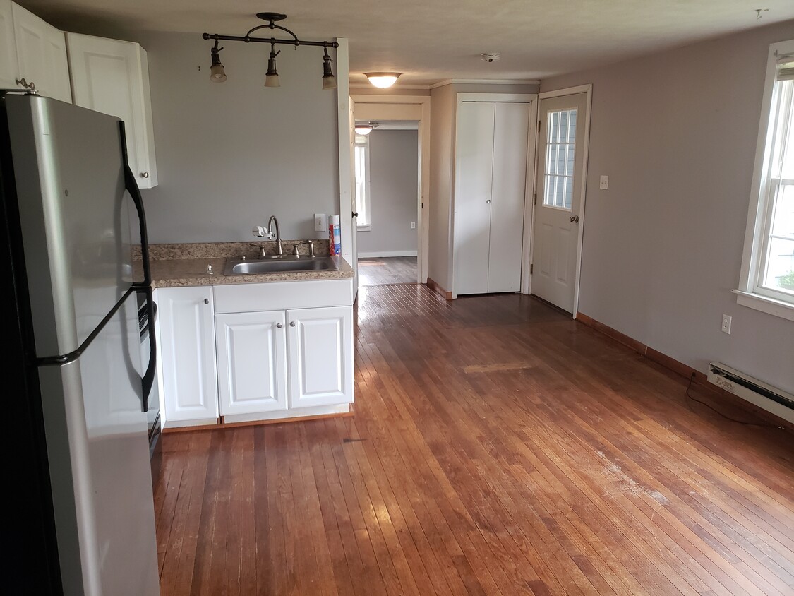 Primary Photo - 215 3rd St