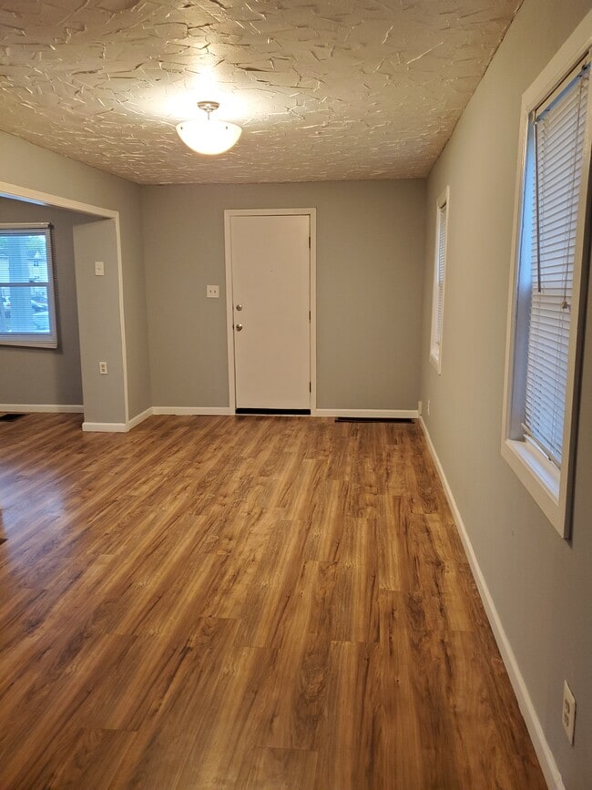 Foto del edificio - 4732 Jeannette Rd