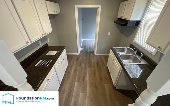 Building Photo - 751 Pope St