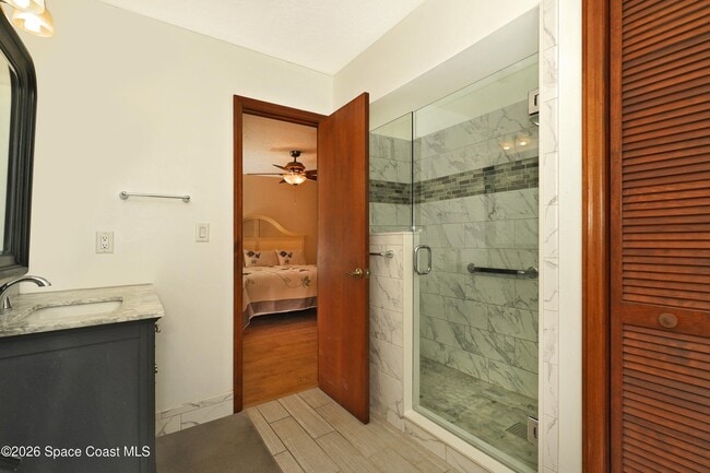 Foto del edificio - 670 Kings Way