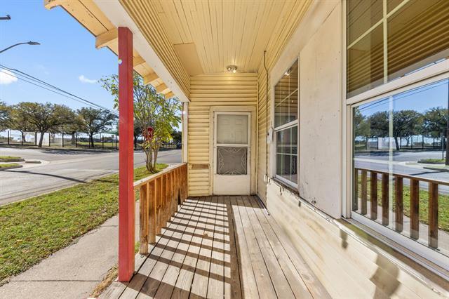 Foto del edificio - 614 NW 22nd St